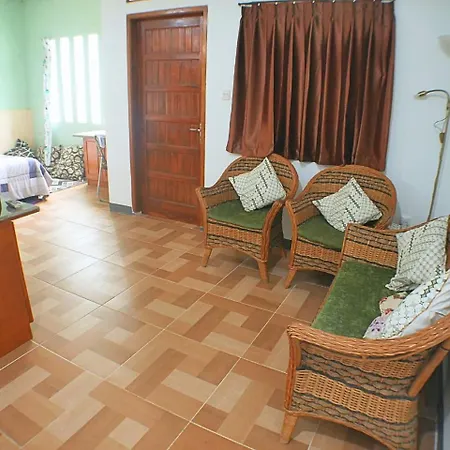 Zeta Guest House, Dago